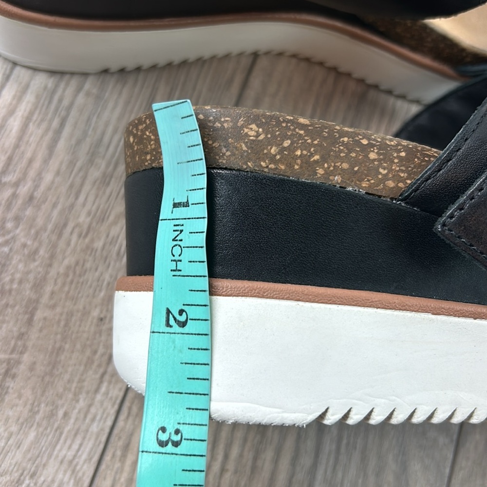 Like new perfect Clarks Lizby Ease Black Lea Leather Easy Slide Sandal - Picture 5 of 7